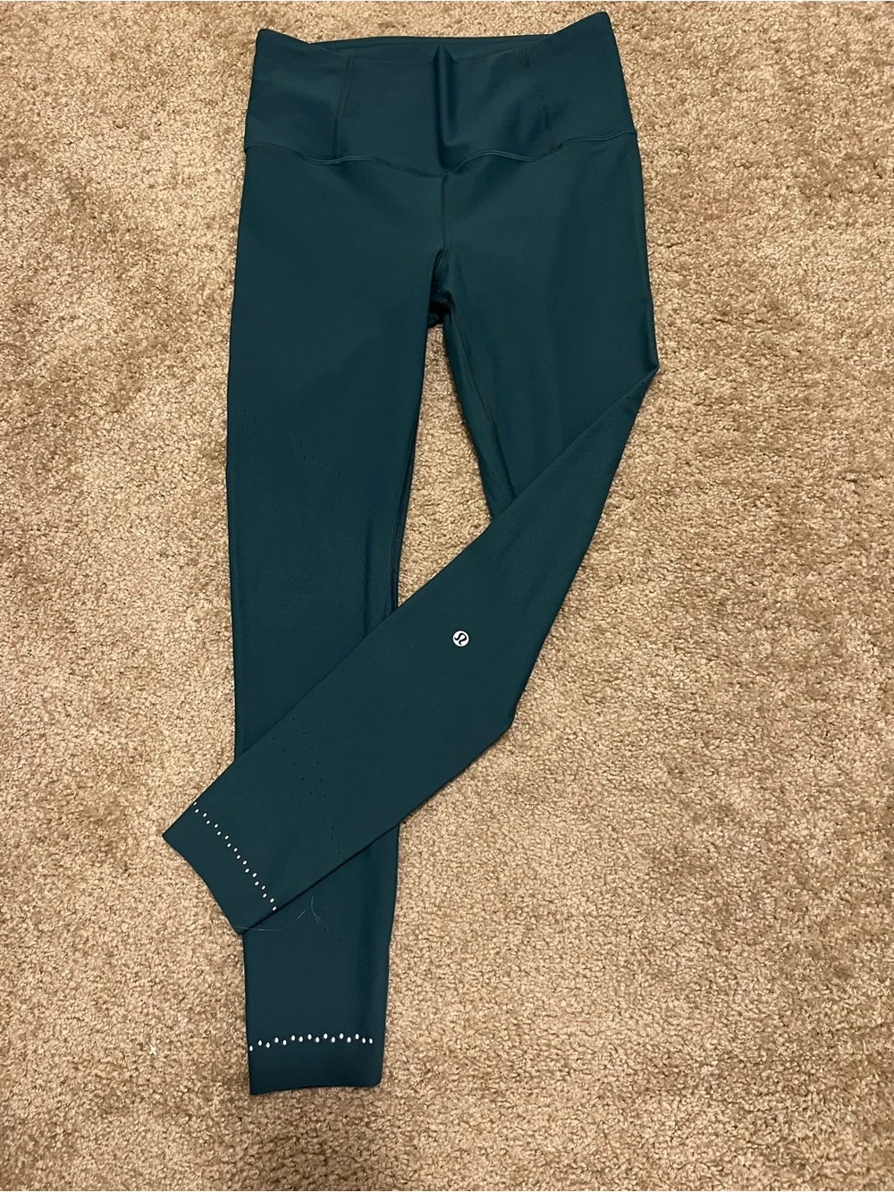 Lululemon Zoned in tight 27” night diver $148 size 10
